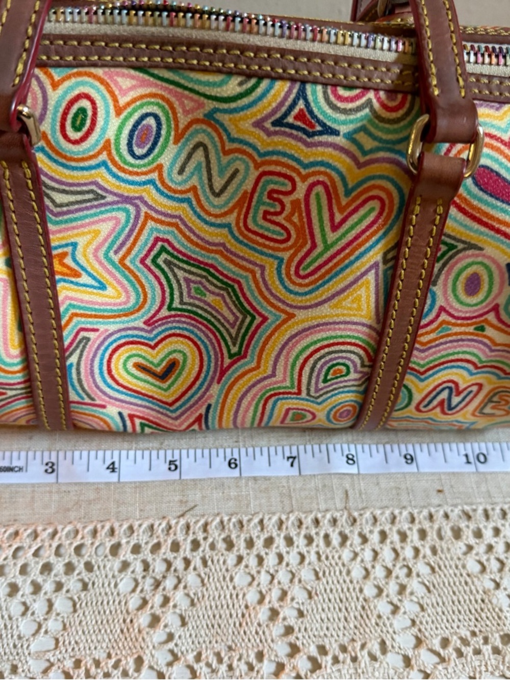 VTG Y2K Dooney & Bourke
"Crayon Hearts Collection"
Barrel Shoulder Bag - Picture 11 of 13